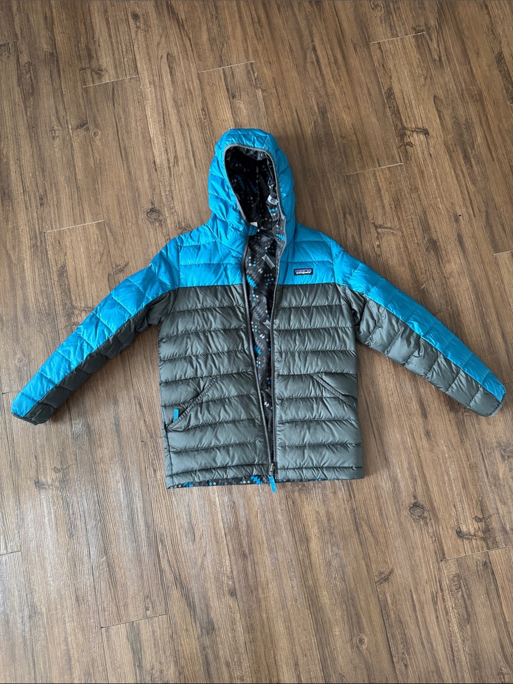Patagonia Kids Teal and Gray Reversible Hooded Puffer